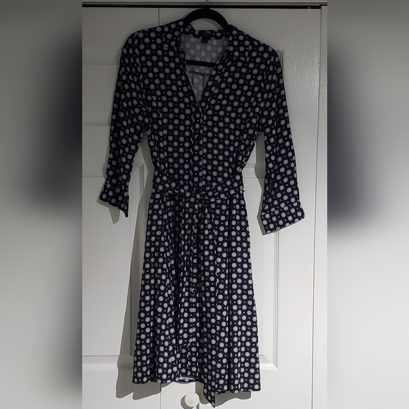 Anne Taylor Dresses & Skirts - Anne Taylor 4Petite Dress with matching belt